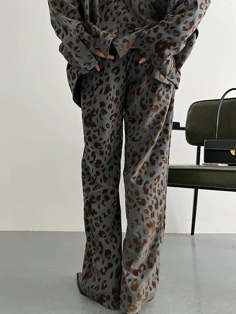 Chic Leopard Print Trousers