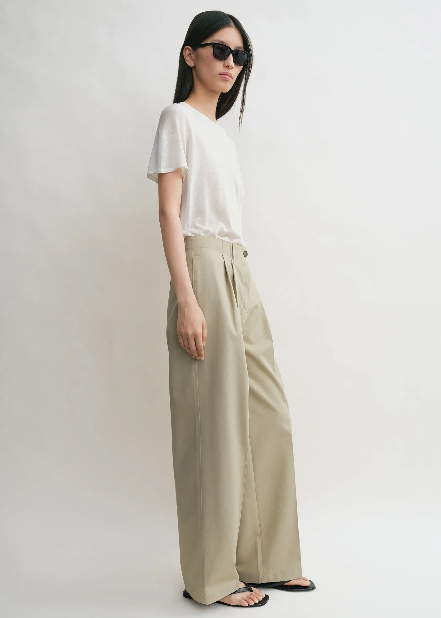 Relaxed chino trousers desert