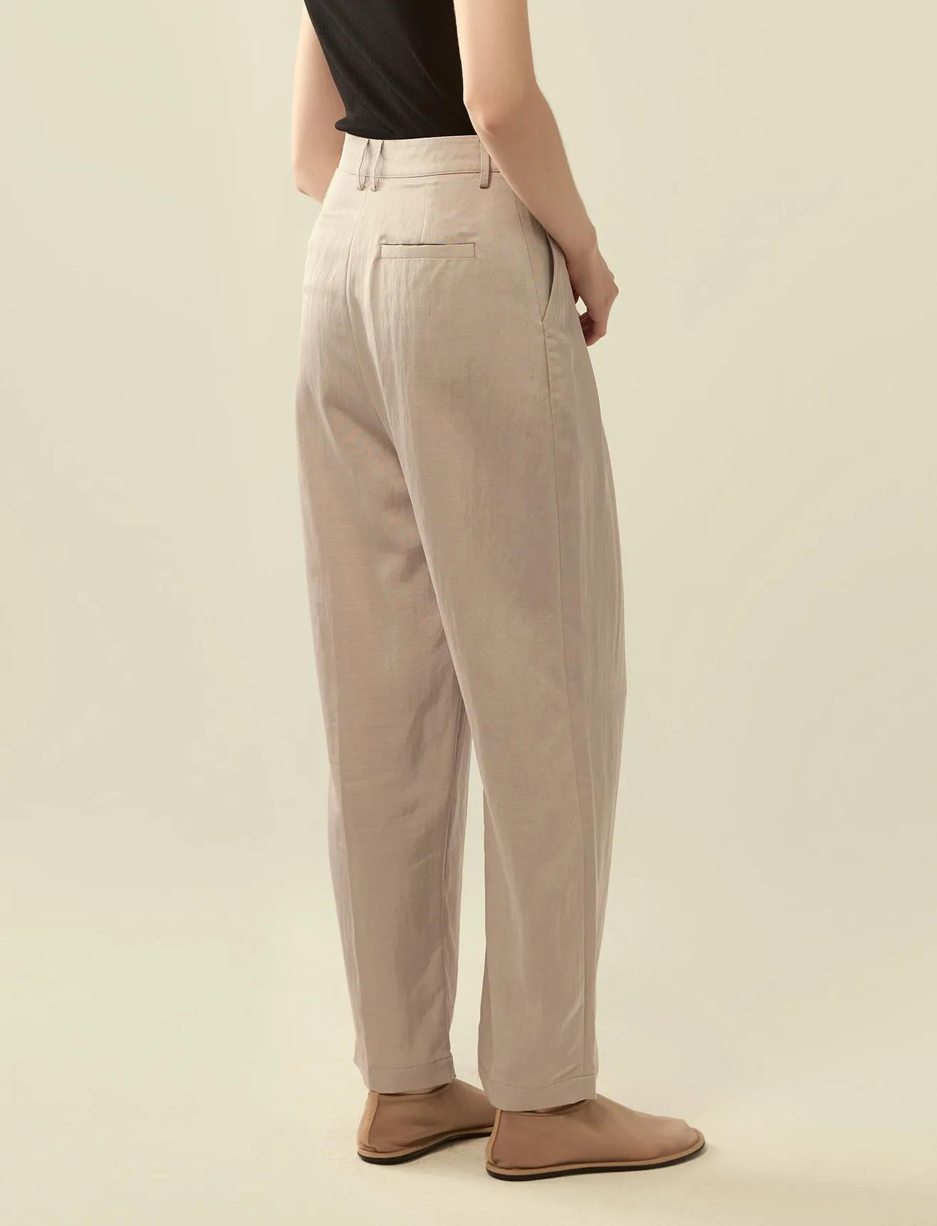 relaxed fit pleated trousers