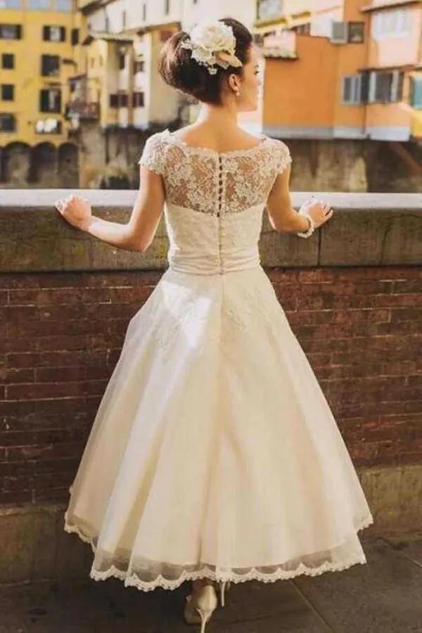 Tulle Princess Cap Sleeves Short Wedding Dresses With Lace Appliques, SW671